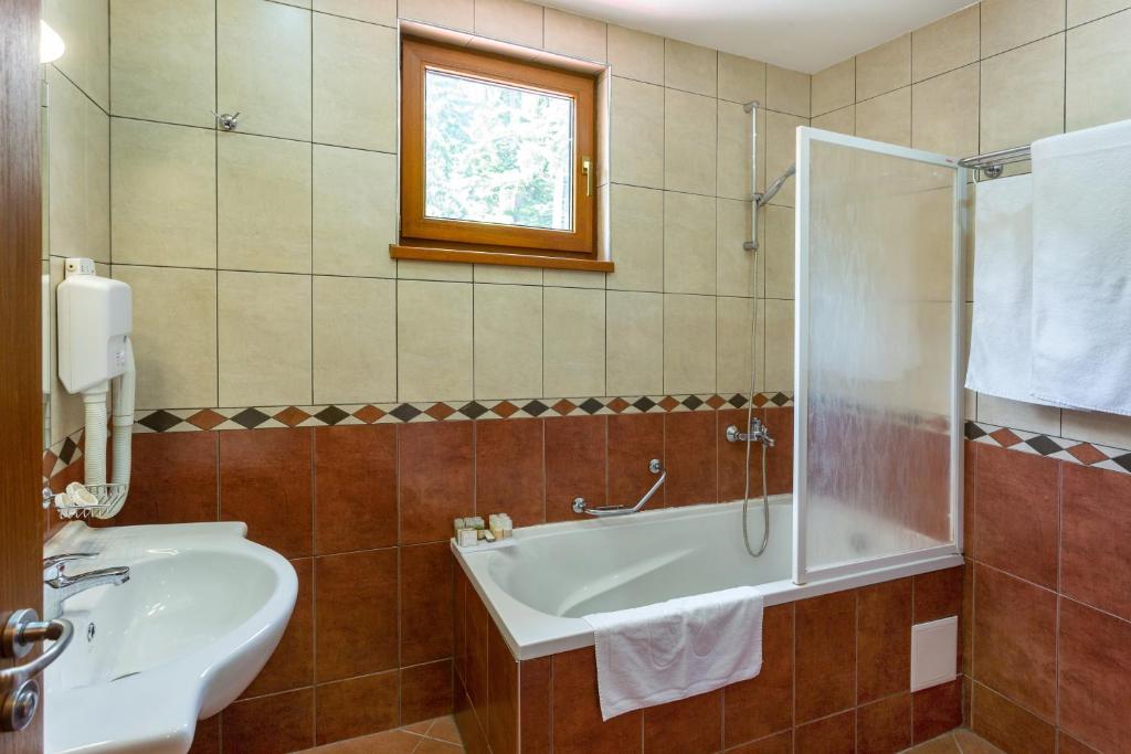 Koupelna v ubytování Musala Hotel
