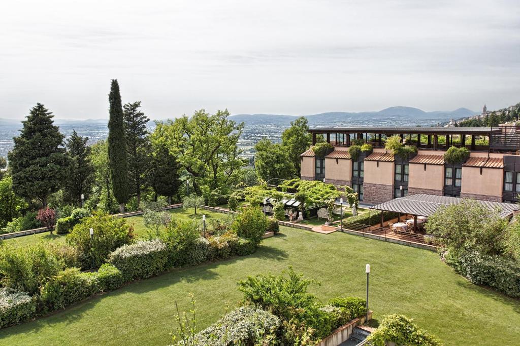 BV Grand Hotel Assisi - Resim 35