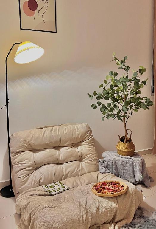HeyMuji Projector-Netflix-Darts-Near Lotus的休息区