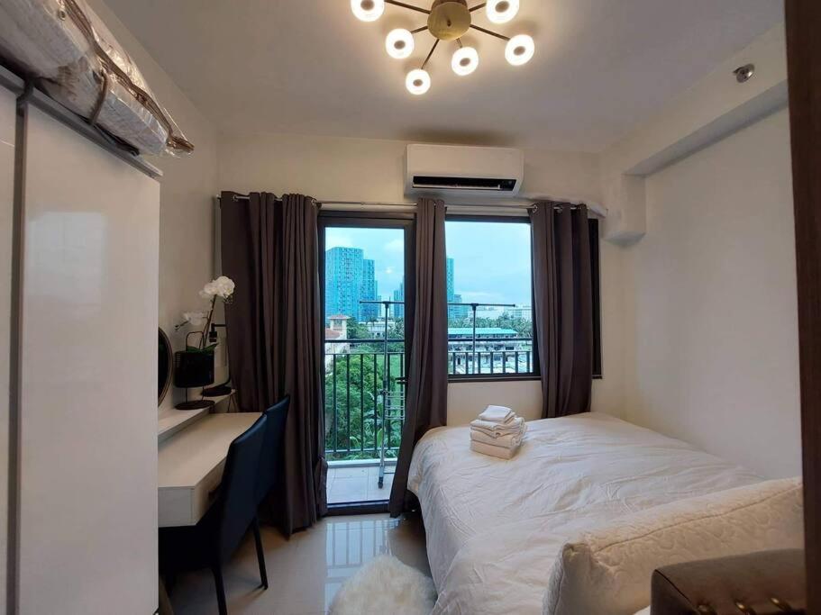 Shore 2 Tower 3 Unit 0537 Condo, Makati View