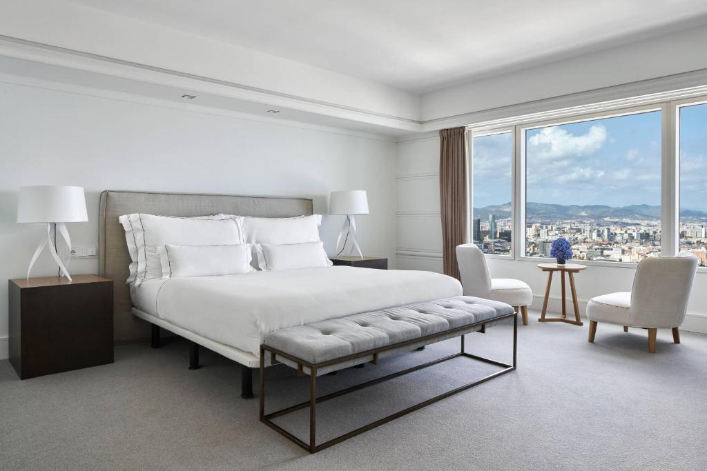 Posteľ alebo postele v izbe v ubytovaní Hotel Arts Barcelona