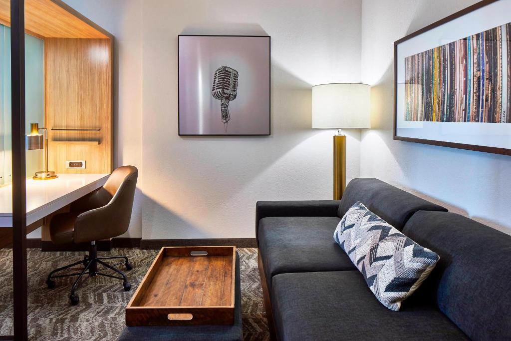 SpringHill Suites by Marriott Nashville Downtown/Convention Center - King Suite Avec Canapé-lit