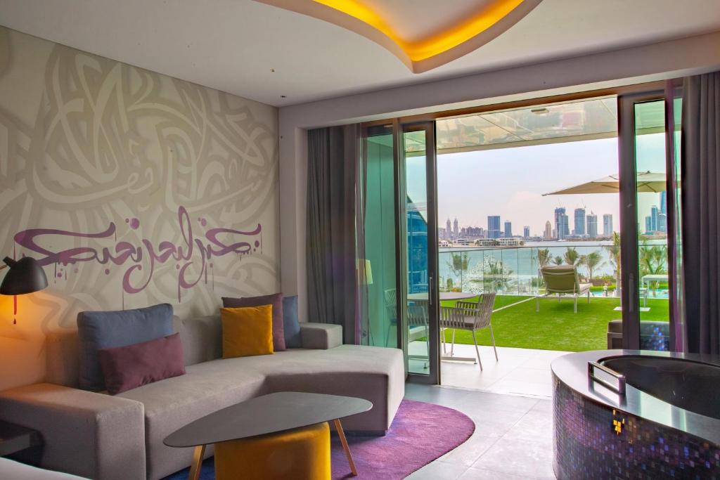 W Dubai - The Palm - Spectacular Terrace Room, Guest Room, King, Sofa Bed - Access To Ether Bar, Includes Free Flow Of Selected Drinks From 4 Pm-7 Pm