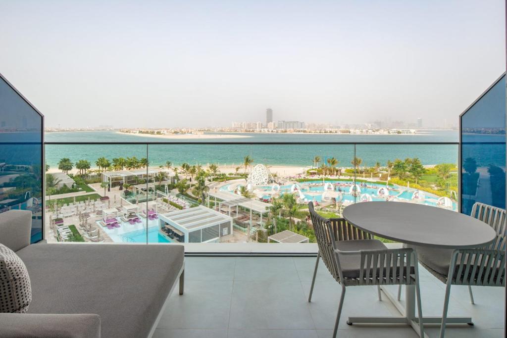 W Dubai - The Palm - Mega Two Bedroom Suite, Balcony - Access To Ether Bar, Includes Free Flow Of Selected Drinks From 4 Pm-7 Pm