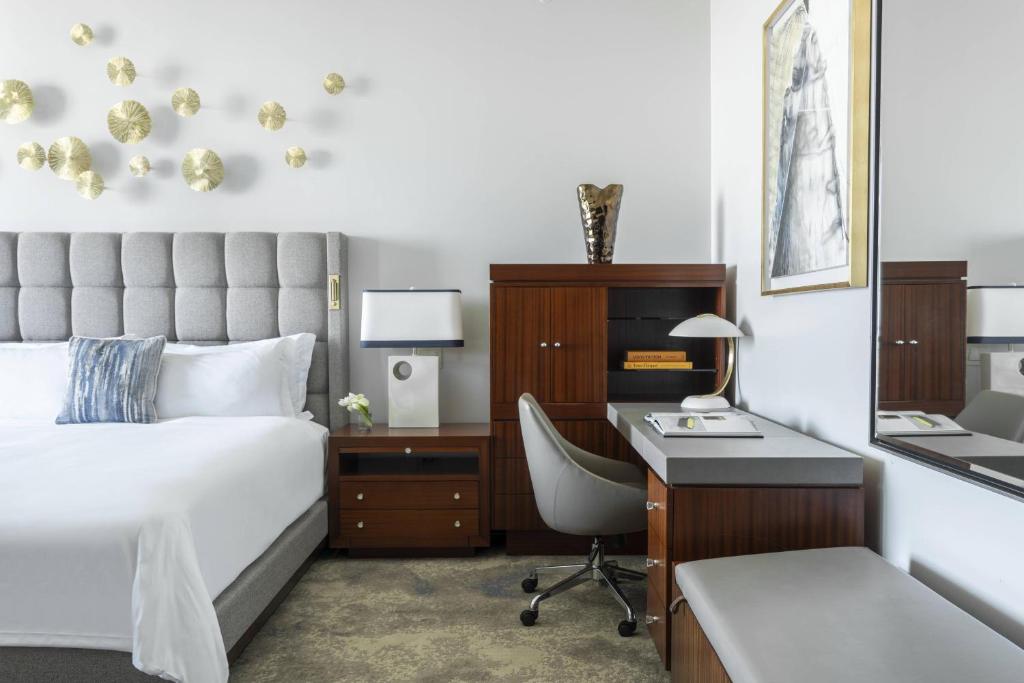 Postel nebo postele na pokoji v ubytování The Ritz-Carlton Bal Harbour, Miami