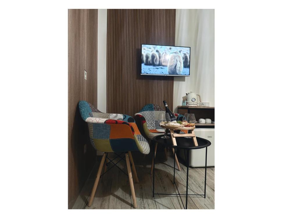 TV a/nebo společenská místnost v ubytování Avalon Hotel Armenia