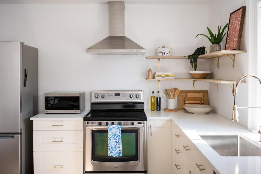 The Darcie House cozy, petfriendly home in PEC, Picton (updated