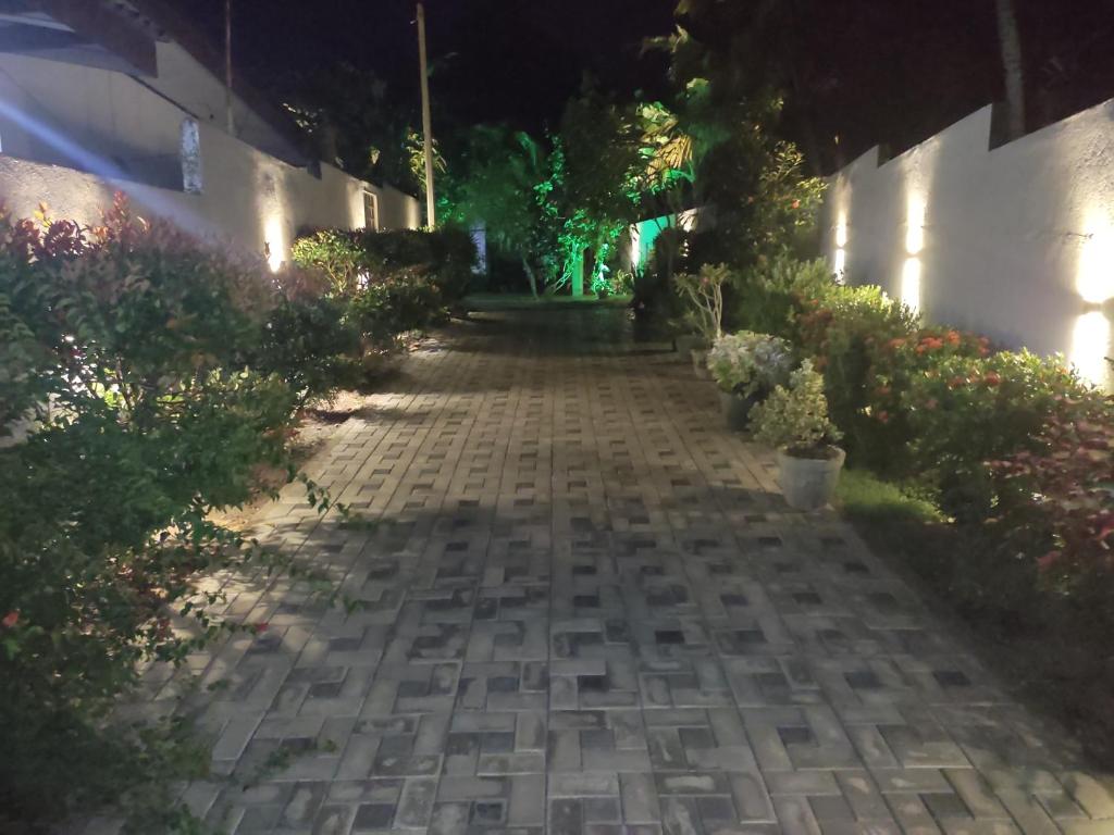 Zahrada ubytování Red Rose Villa Mirissa