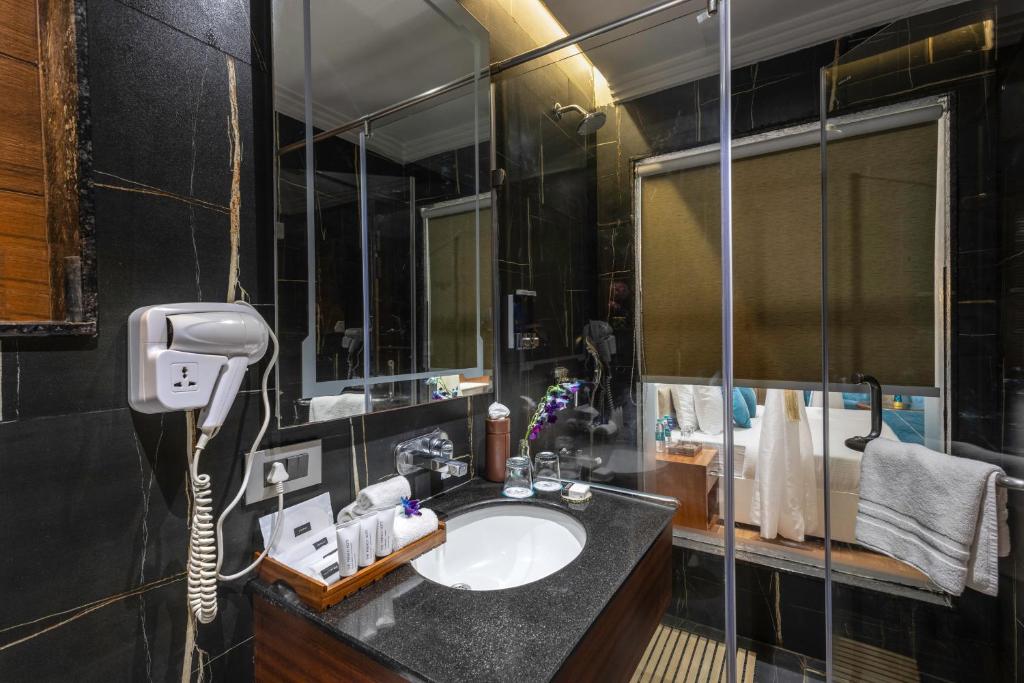 Koupelna v ubytování Clarion Hotel Dehradun
