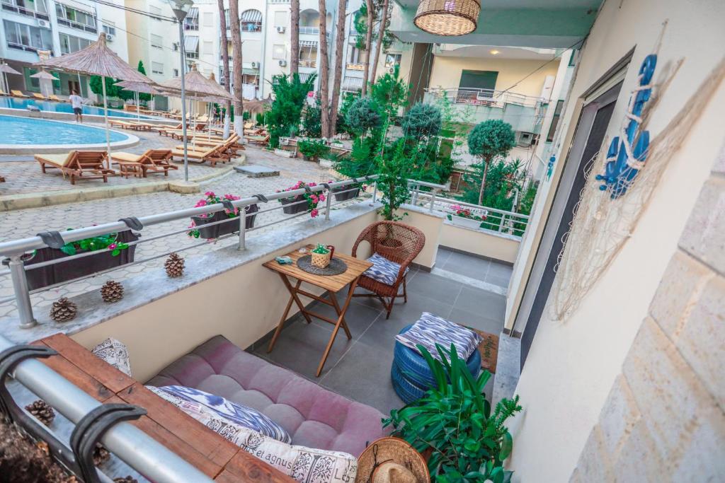 Costal Charm Apartment - Image 6