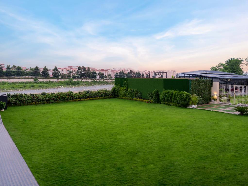 Zahrada ubytování Clarion Hotel Dehradun
