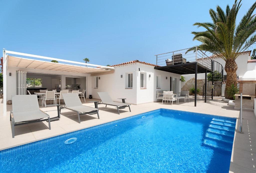 Swimmingpoolen hos eller tæt på Villa Vista