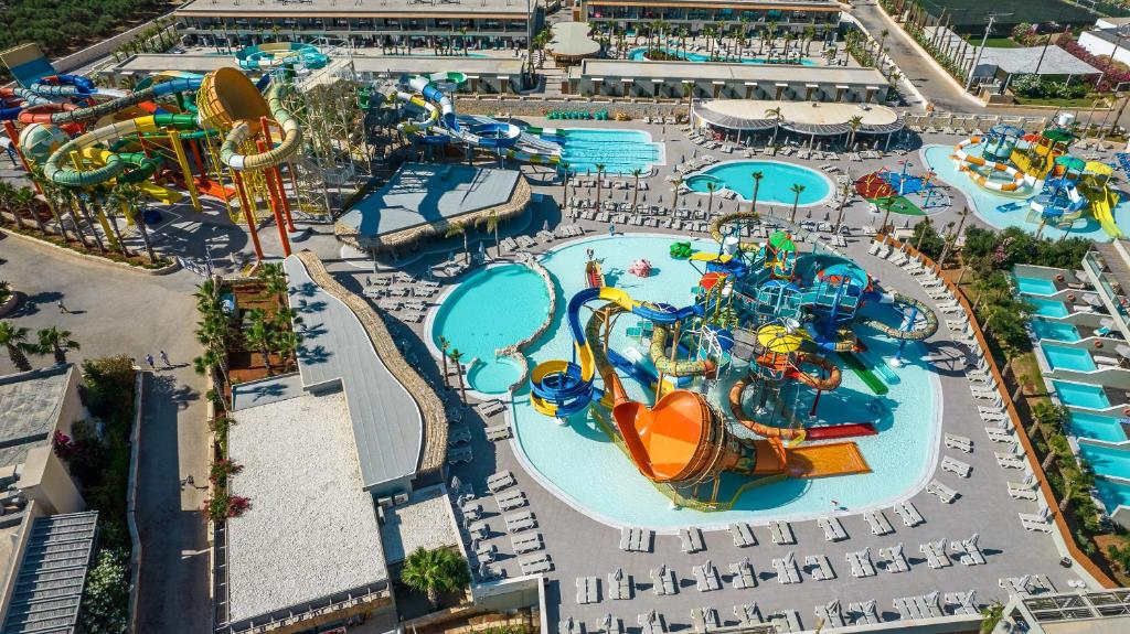 Bazén v ubytování Stella Palace Aqua Park Resort nebo v jeho okolí