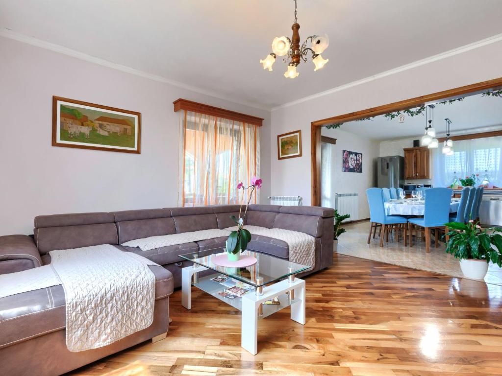 Posedenie v ubytovaní Holiday Home Villa Helena by Interhome