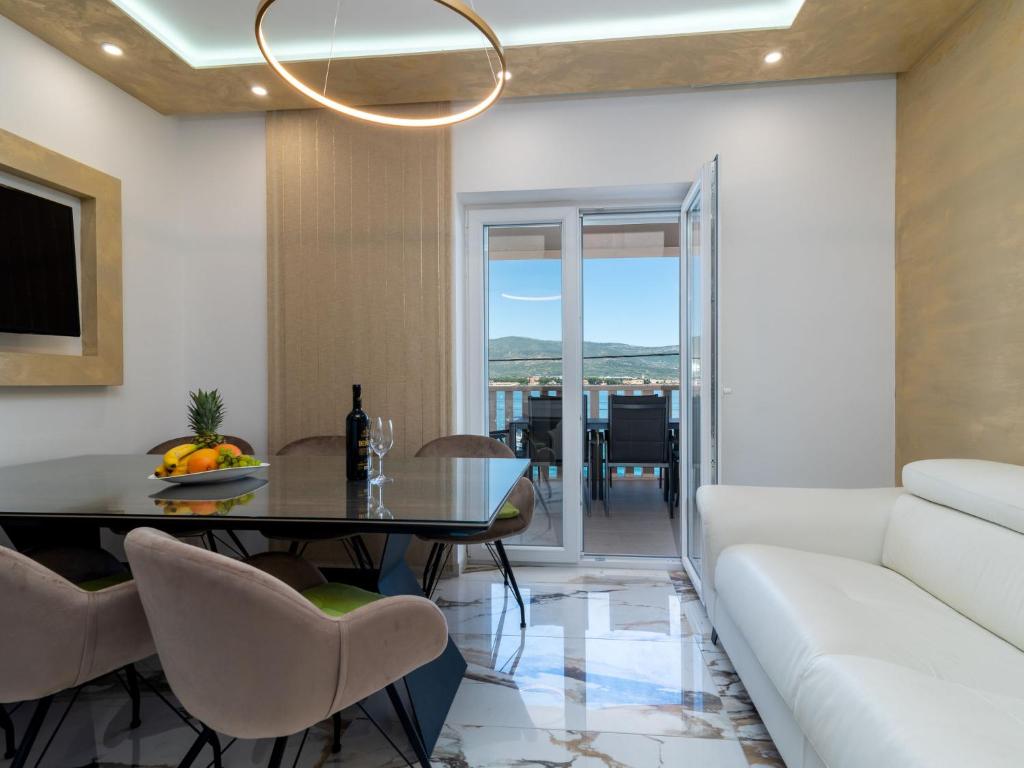 Posezení v ubytování Apartment Mornar-3 by Interhome