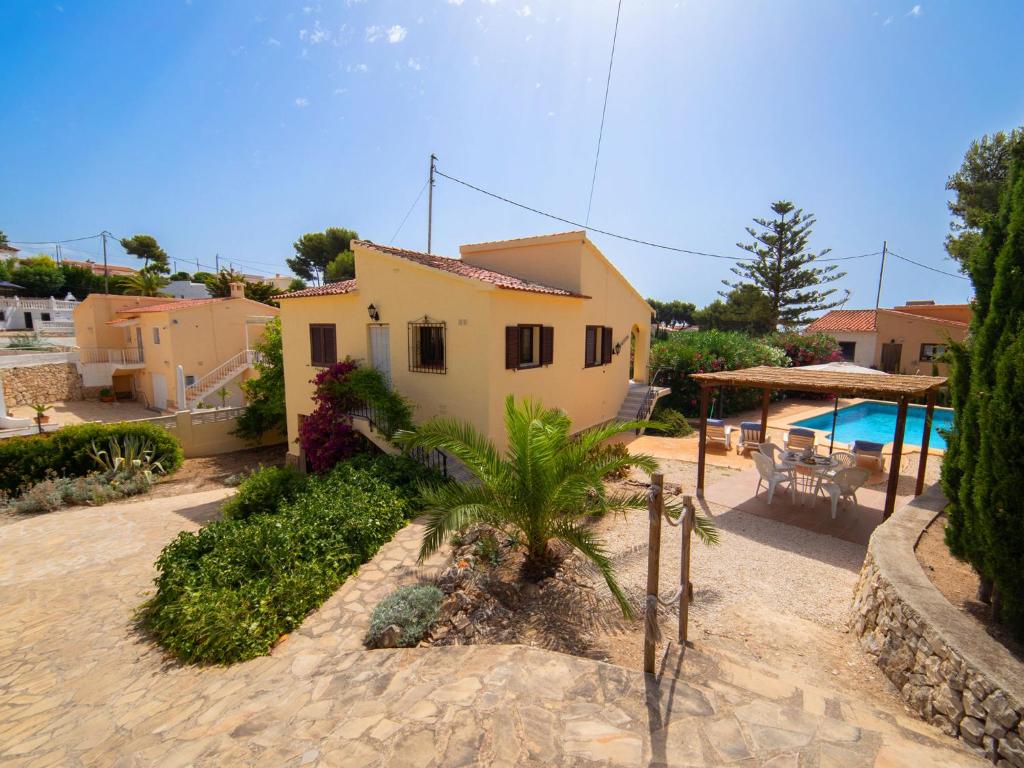 Bazén v ubytování Holiday Home Marianne by Interhome nebo v jeho okolí