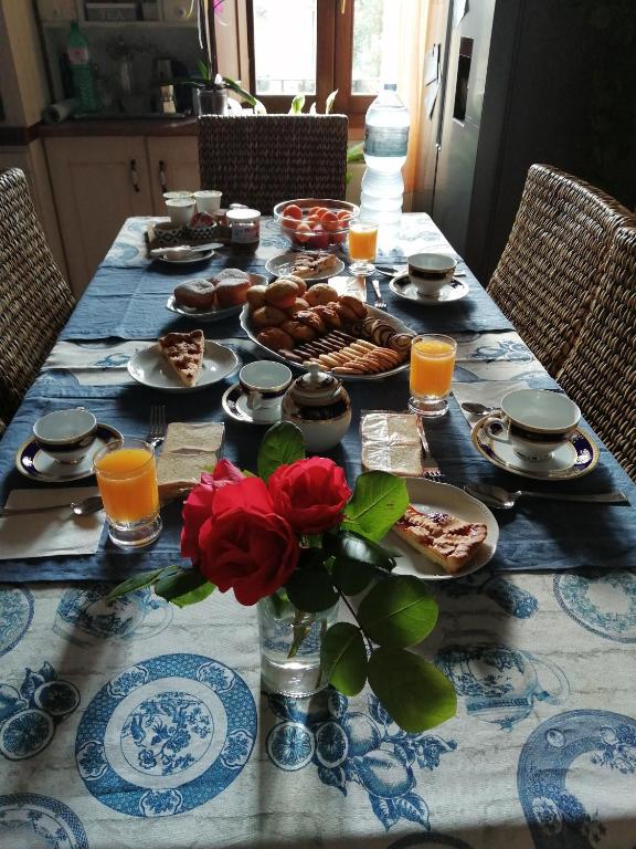 Jedlo v ubytovaní bed & breakfast alebo blízkom okolí