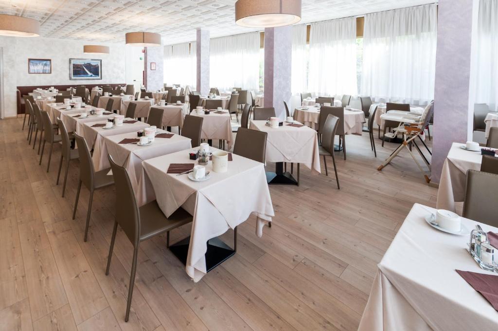 Restaurace v ubytování Hotel Garni Losanna