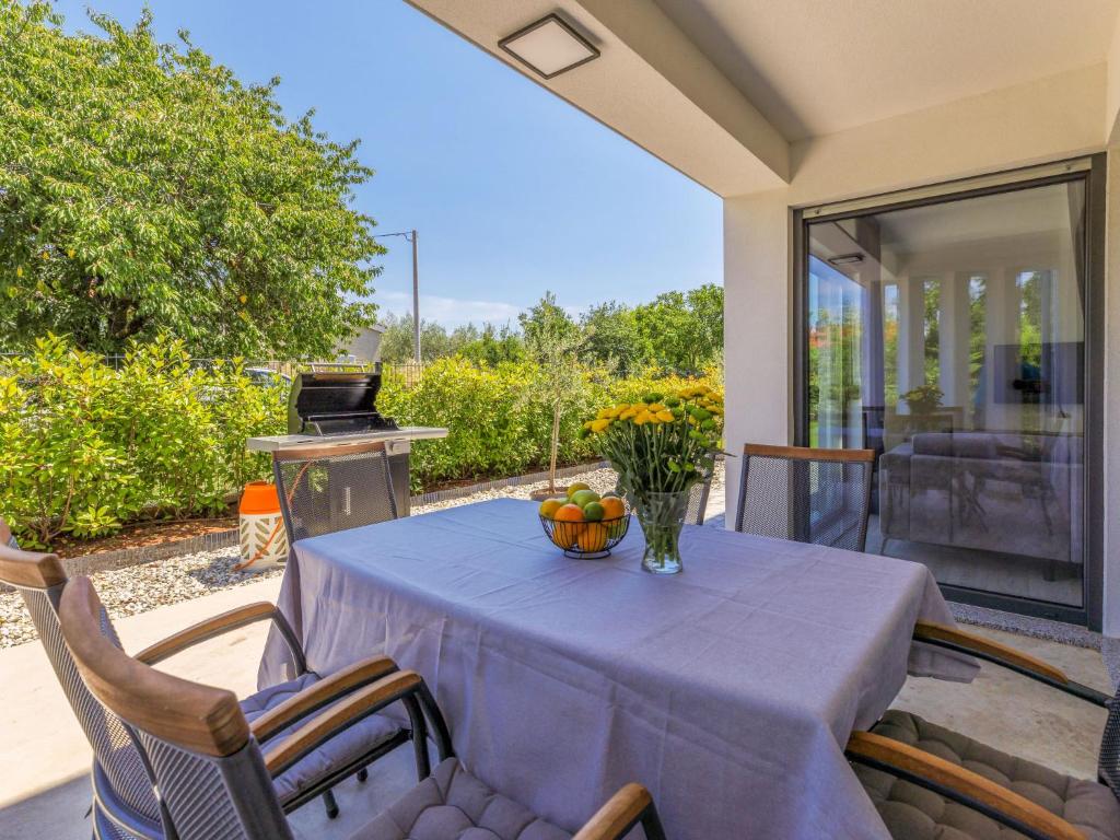 Vonkajšia záhrada v ubytovaní Holiday Home Villa Essea by Interhome