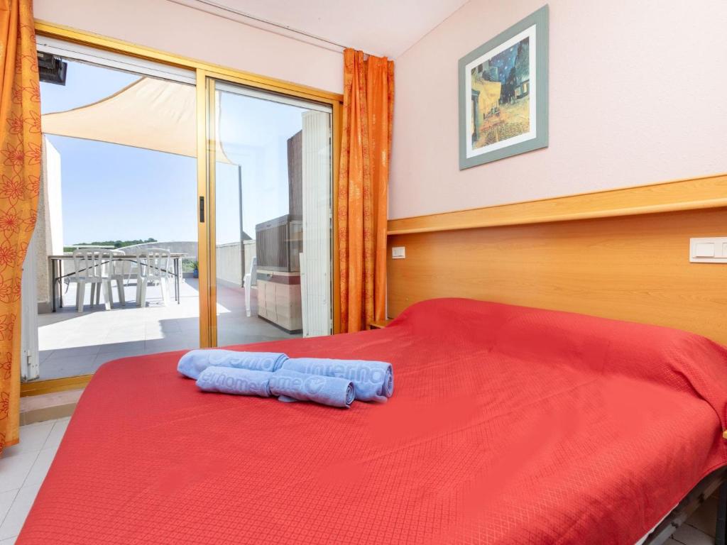 Postel nebo postele na pokoji v ubytování Apartment Catalunya by Interhome