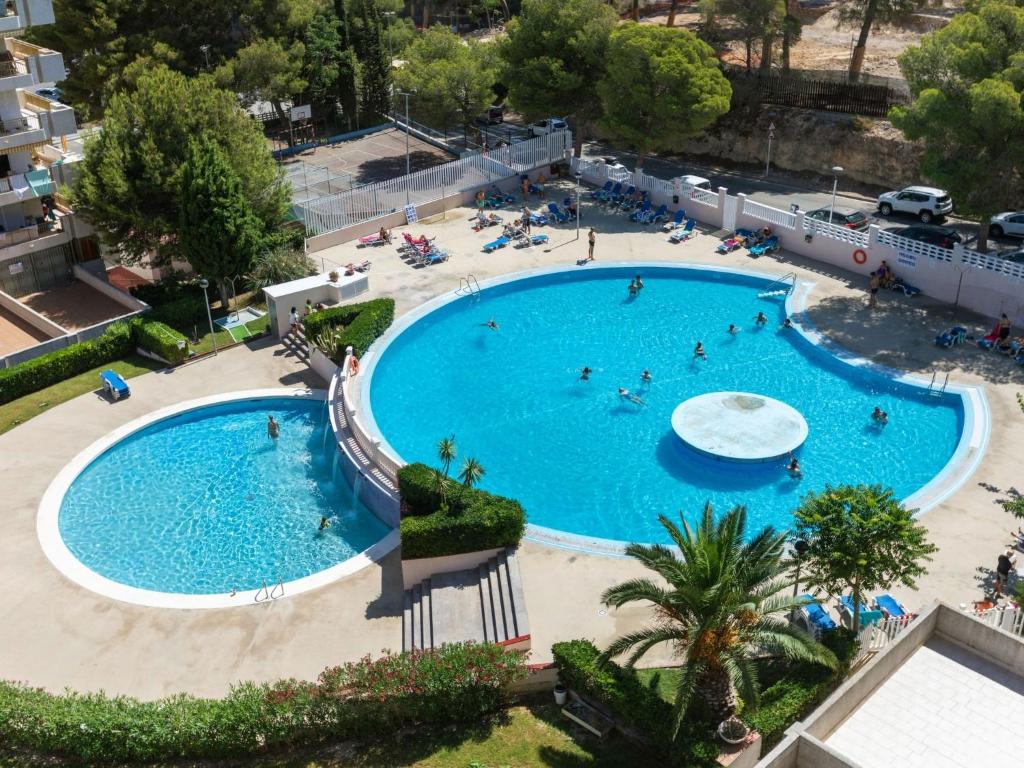 Bazén v ubytování Apartment Catalunya by Interhome nebo v jeho okolí
