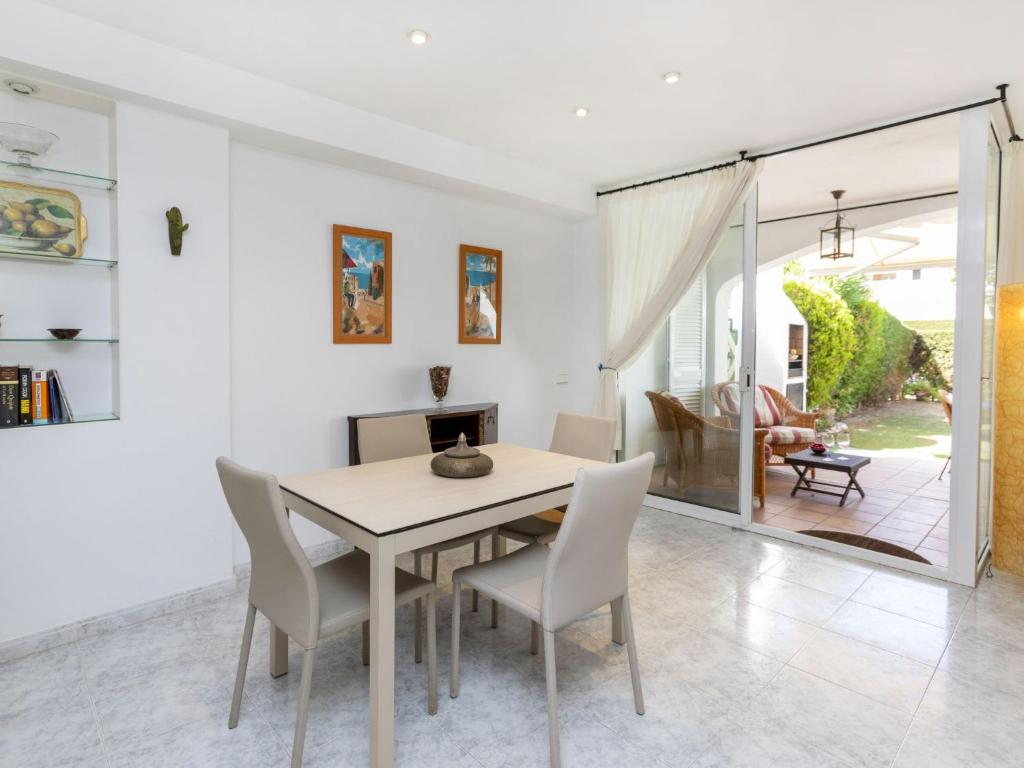 Posedenie v ubytovaní Holiday Home Reserva V by Interhome