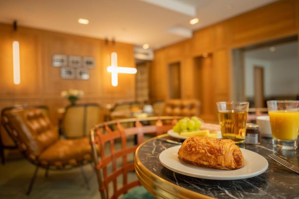 Esteem Tour Eiffel - Resim 30