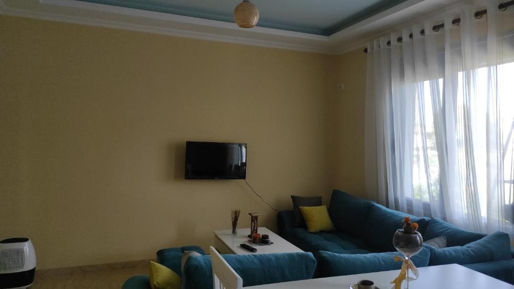 TV a/nebo společenská místnost v ubytování Guesthouse Isolde