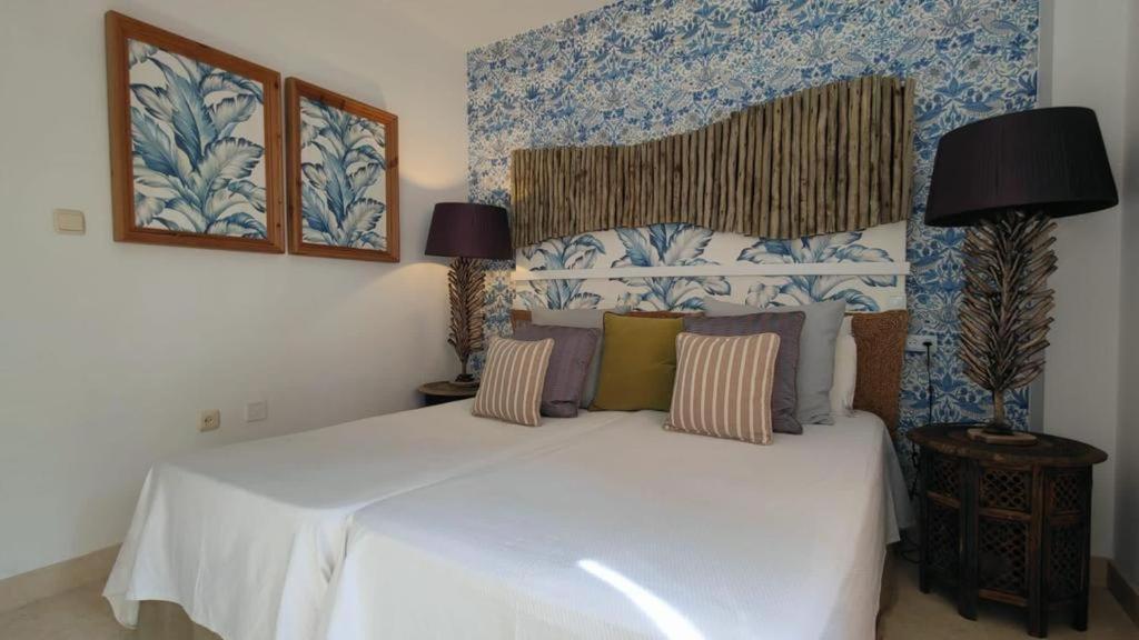 Chambao Suite Marbella Cabopino Beach, Марбелья – оновлені ...