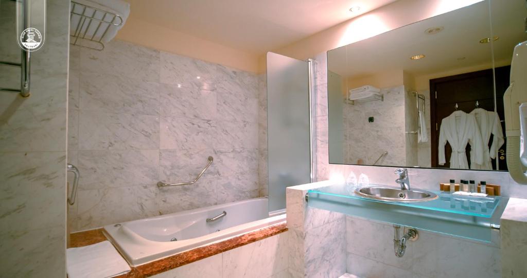 Kúpeľňa v ubytovaní Club Hotel Casino Loutraki