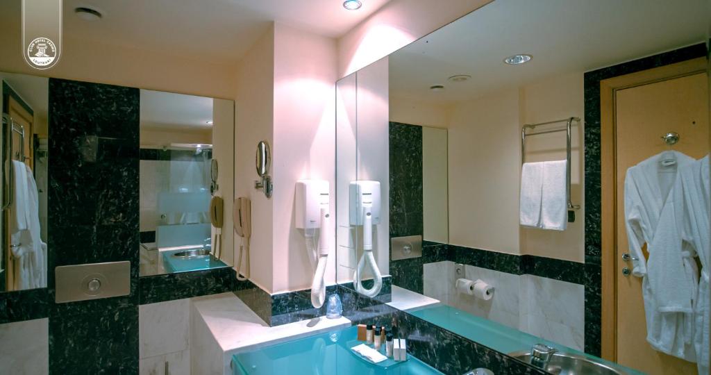 Kúpeľňa v ubytovaní Club Hotel Casino Loutraki