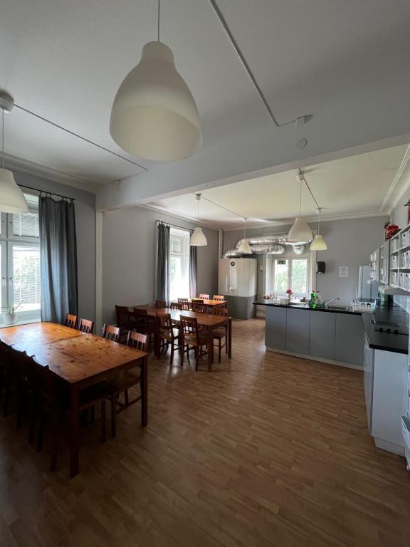 Kuchyň nebo kuchyňský kout v ubytování Carlstad Sport Hostel