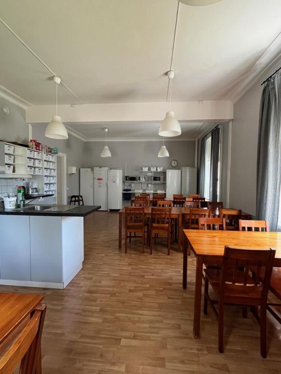 Kuchyň nebo kuchyňský kout v ubytování Carlstad Sport Hostel