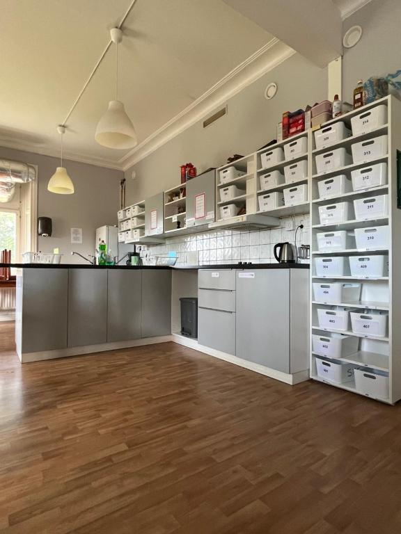 Kuchyň nebo kuchyňský kout v ubytování Carlstad Sport Hostel