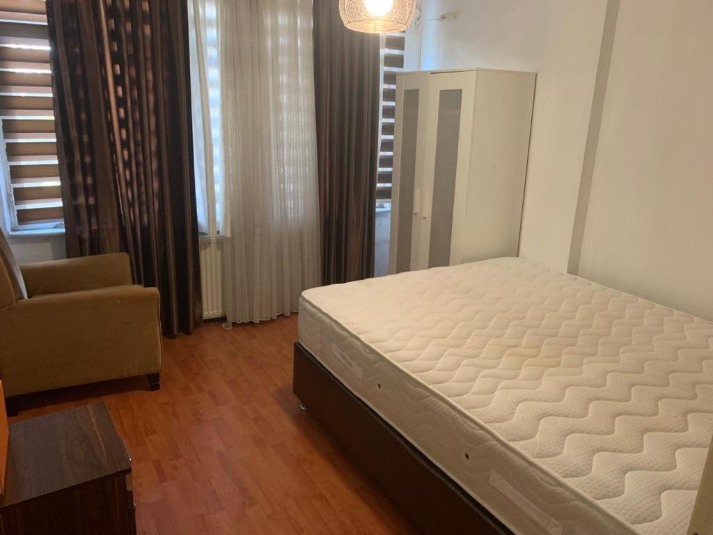 Apartment Bakirkoy House In front of Capacity Mall and Carousel Mall