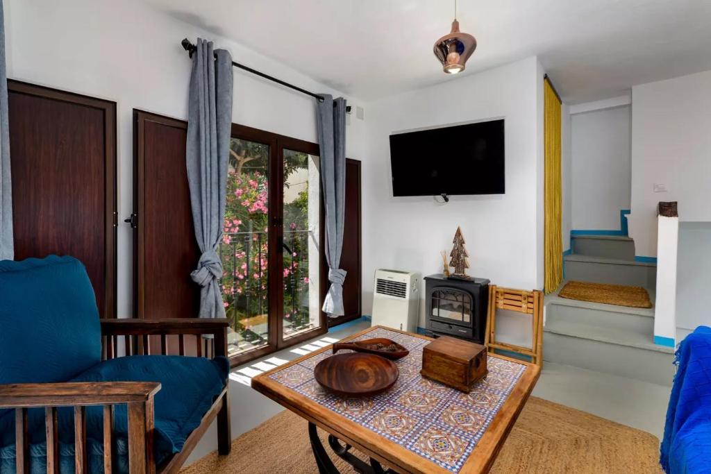 Telewizja i/lub zestaw kina domowego w obiekcie La casita de Casares