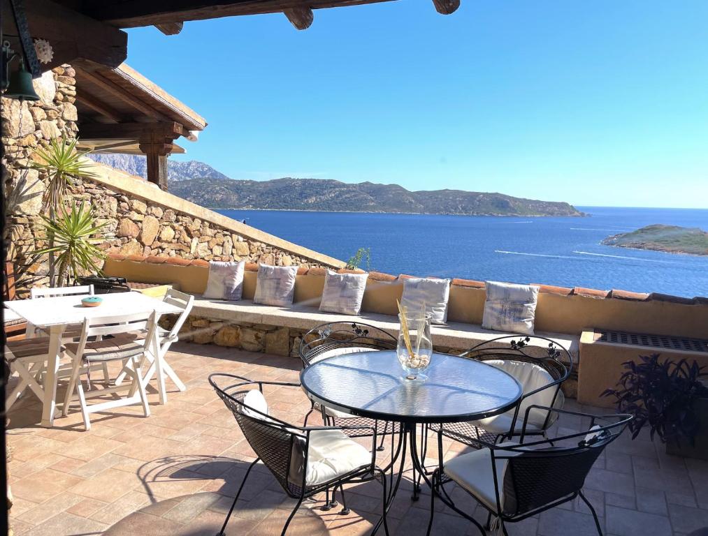 Punta Est Trilocale Soppalco con Terrazza Vista Mare, Capo Coda Cavallo