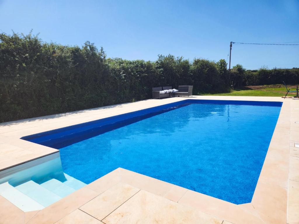 Πισίνα στο ή κοντά στο Bay View - 1 Bed Suite - Ocean Breeze - Port Eynon