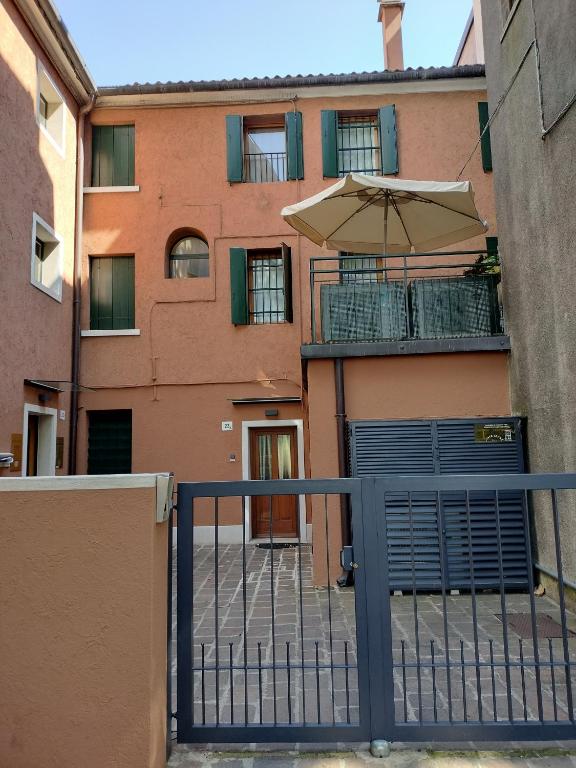 The building in which a vendégházakat is located