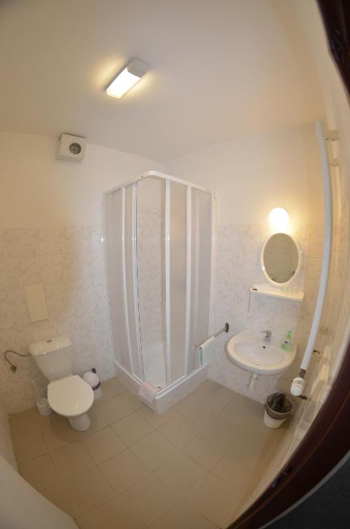Penzion Poodří - Habitación Triple Con Baño Privado