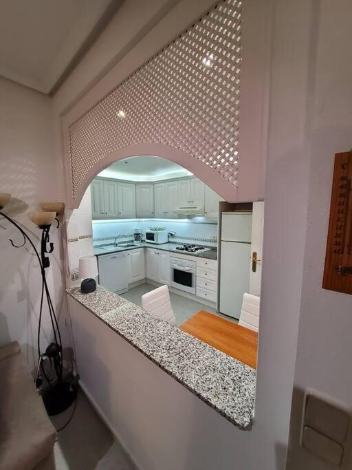 Kuchyň nebo kuchyňský kout v ubytování Superbe appartement calme vue mer