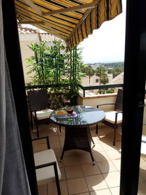 Balkón nebo terasa v ubytování Superbe appartement calme vue mer