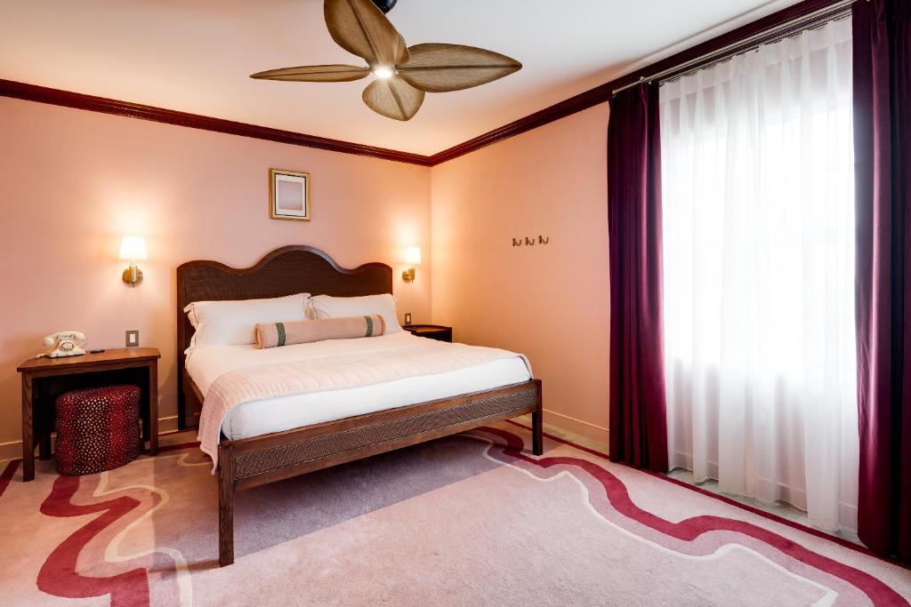 Postel nebo postele na pokoji v ubytování Esme Miami Beach