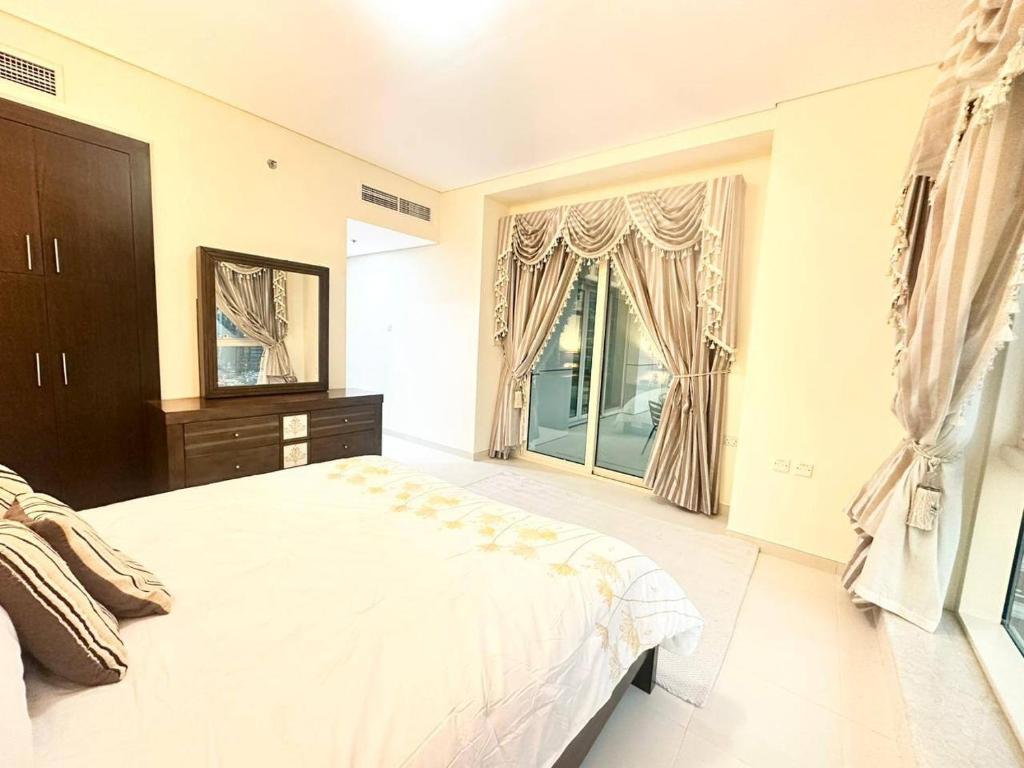 Fully Furnished Spacious 2-Bedroom apartment in Dubai Marina