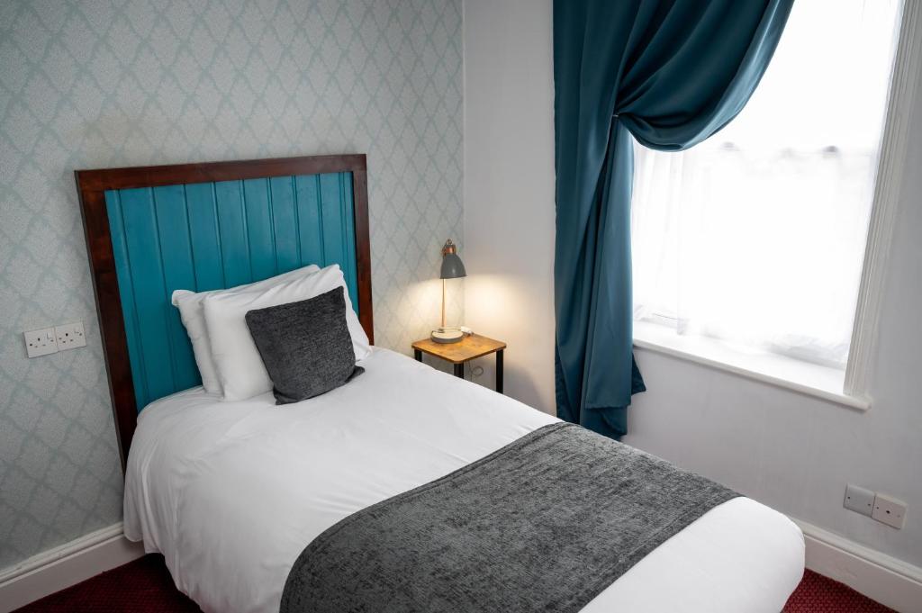 Rising Sun Hotel by Greene King Inns - 