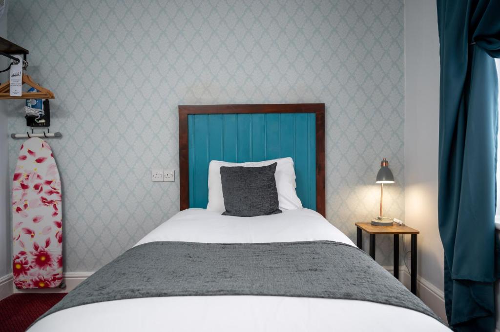 Rising Sun Hotel by Greene King Inns - Single Room
