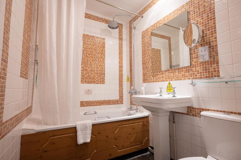 Rising Sun Hotel by Greene King Inns - 