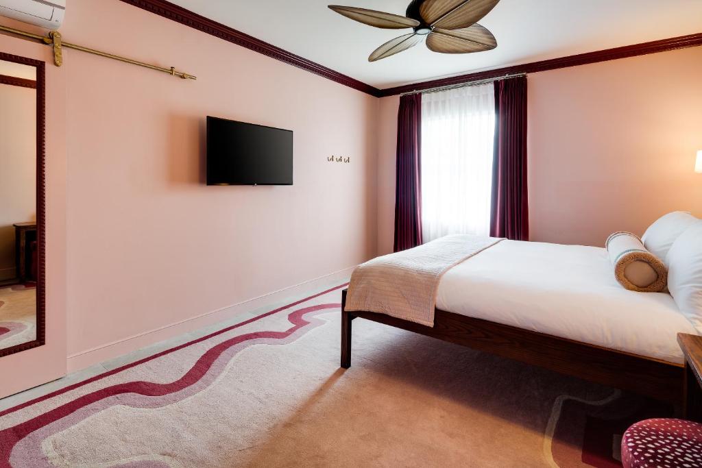 Postel nebo postele na pokoji v ubytování Esme Miami Beach