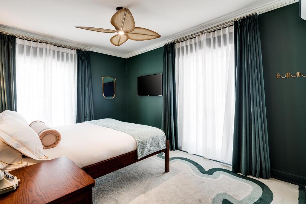 Postel nebo postele na pokoji v ubytování Esme Miami Beach