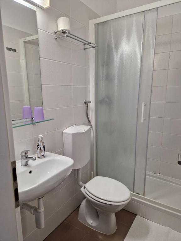 Grand Bells Bed And Breakfast - Quarto Individual Com Banheiro